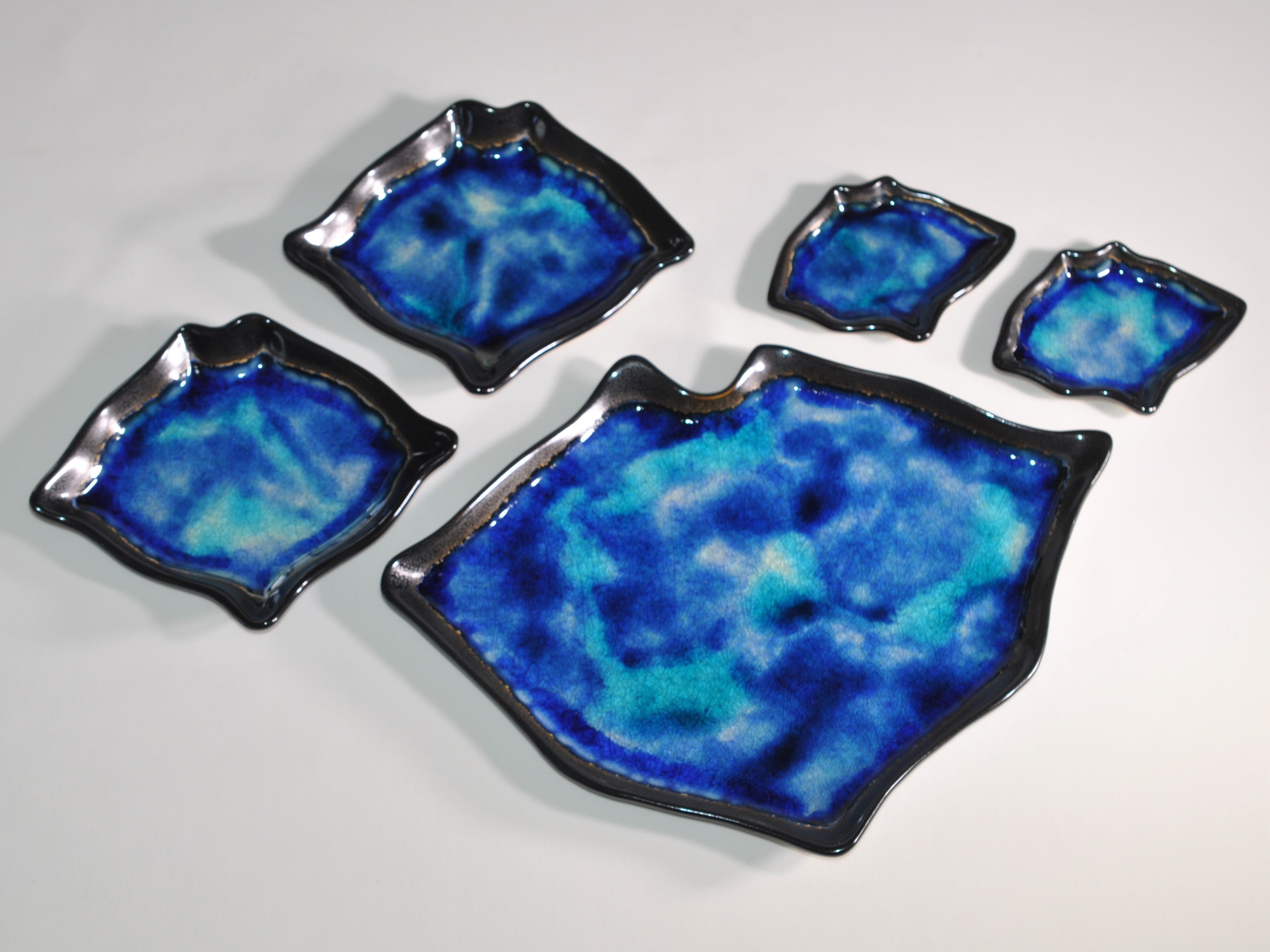 Mantarray Plate 001362_Mantaray plate (extra large) (large) (small) – 石垣焼窯元 Ishigaki ...